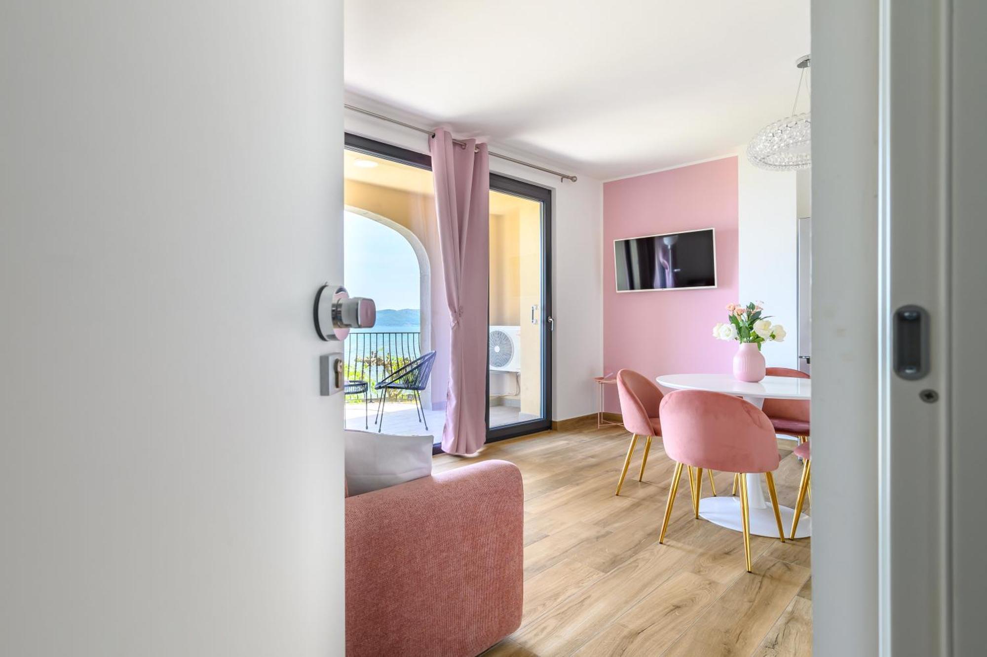 Casa Vacanze Maddalena - Palazzetto Sul Lago - Diamante Rosa Marta Bagian luar foto